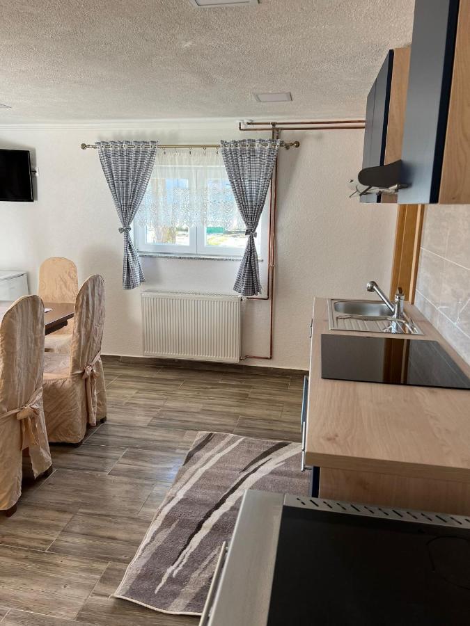 Apartmani Albatros Perusic Kültér fotó