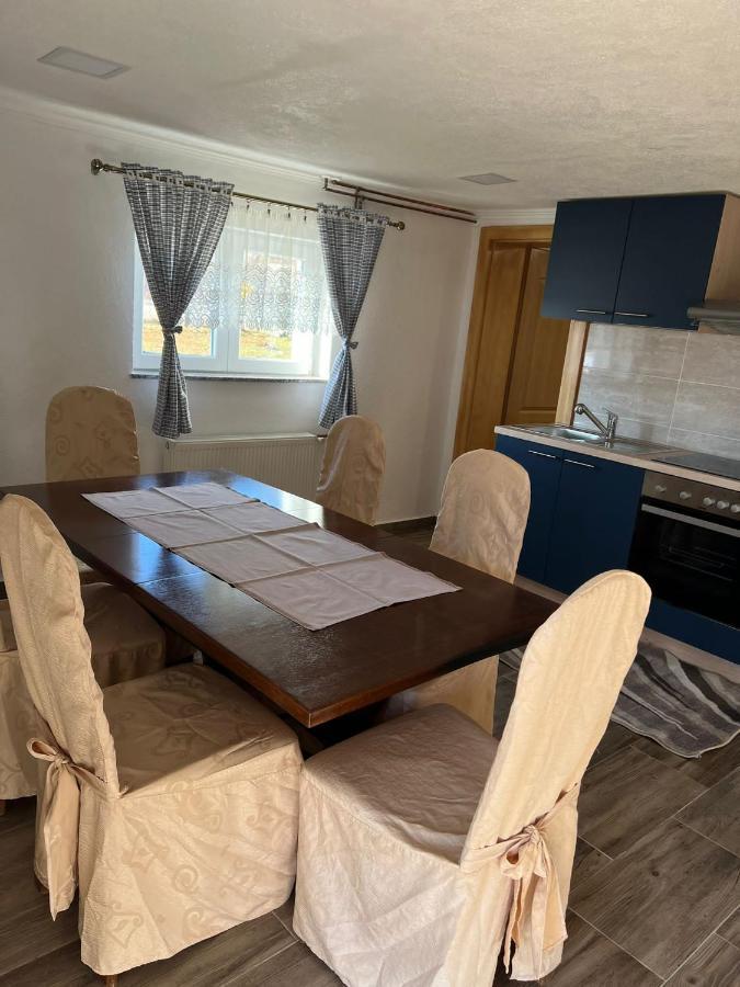 Apartmani Albatros Perusic Kültér fotó