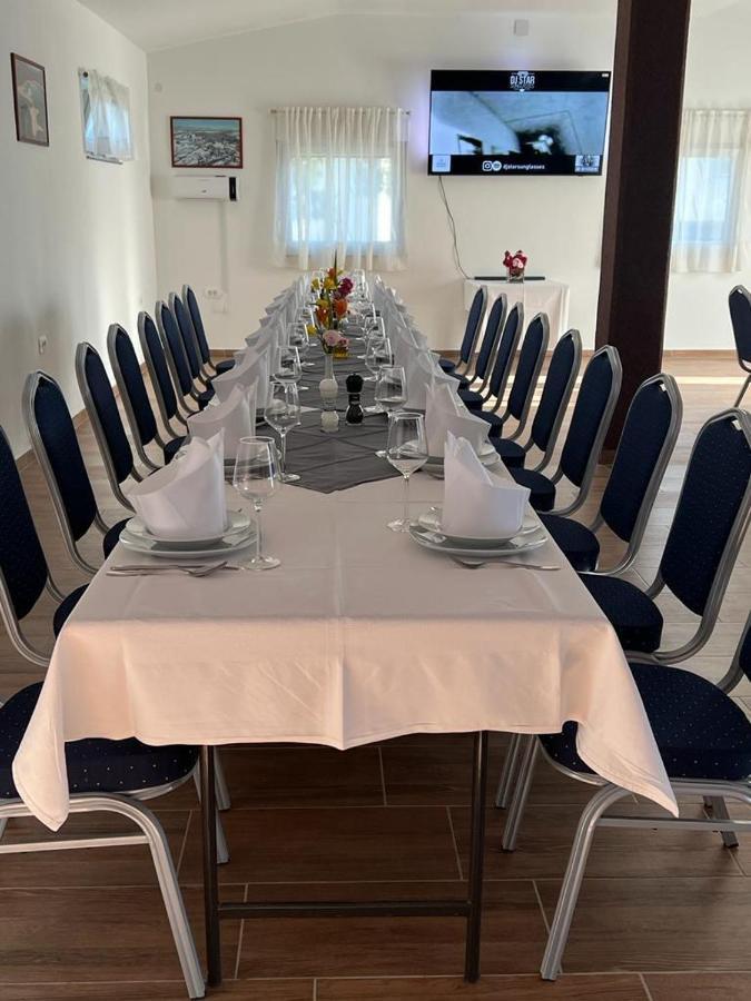 Apartmani Albatros Perusic Kültér fotó