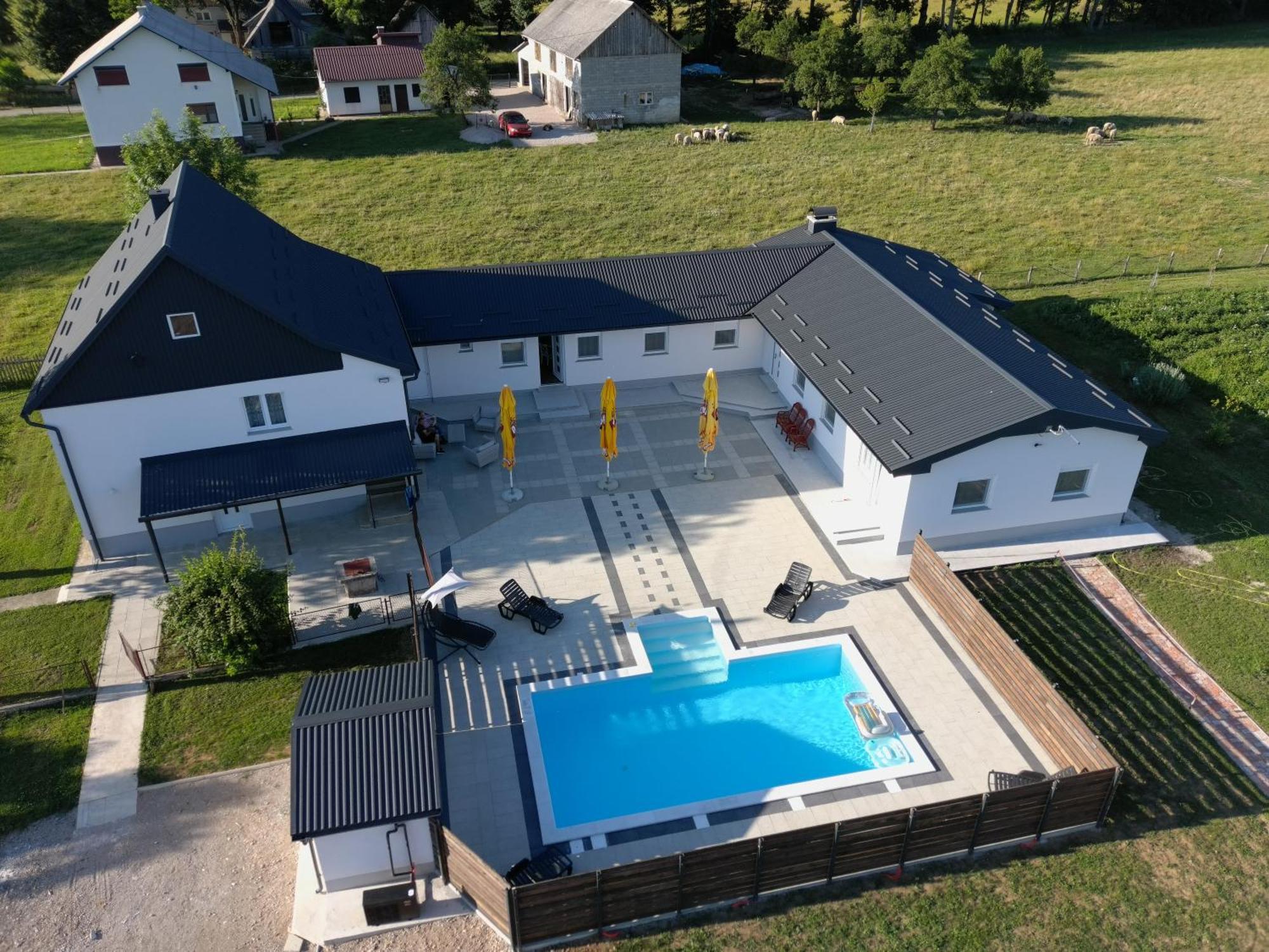 Apartmani Albatros Perusic Kültér fotó