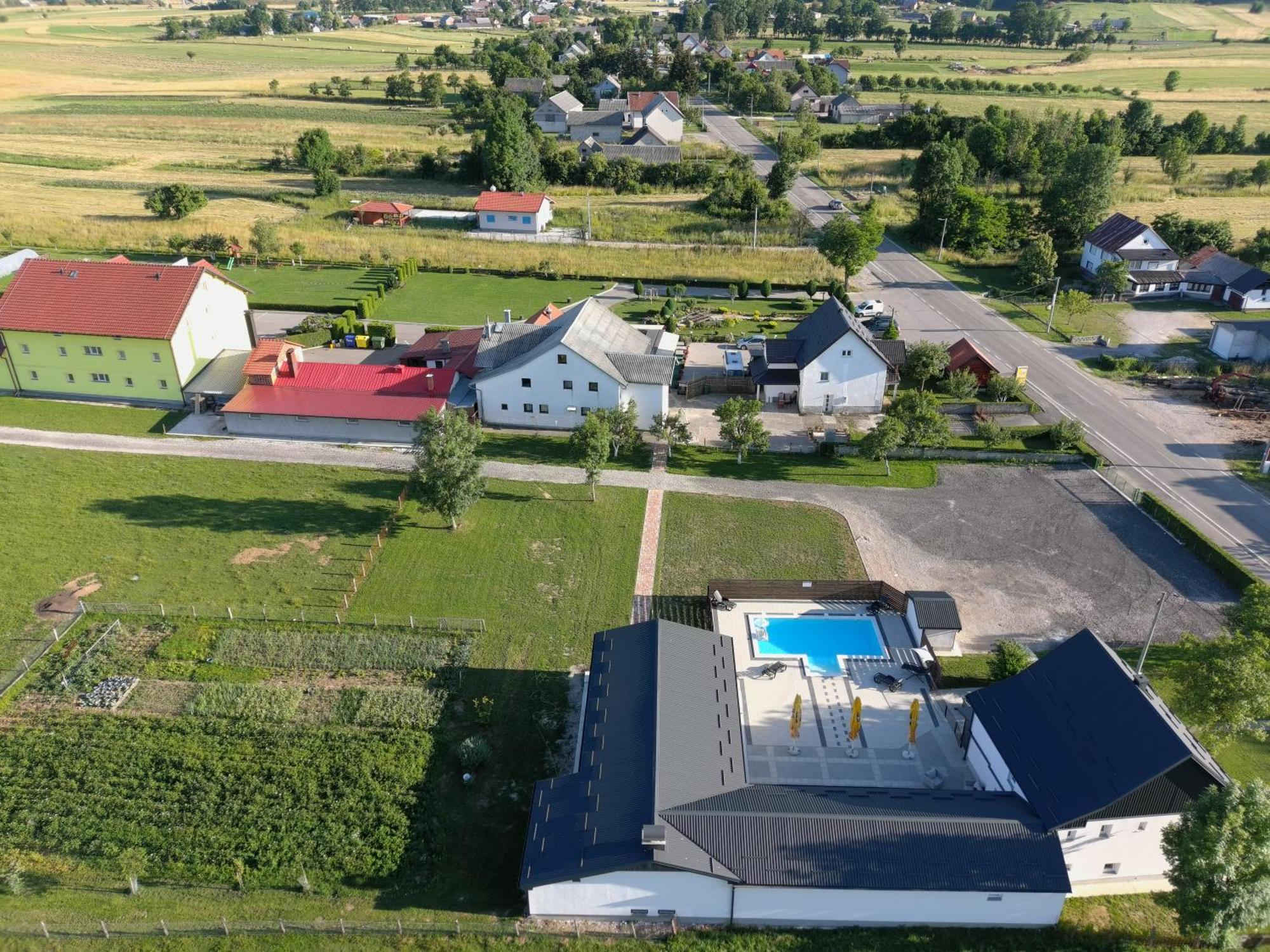 Apartmani Albatros Perusic Kültér fotó